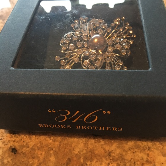 NWB Brooks Brothers Flower Broach - Picture 4 of 5